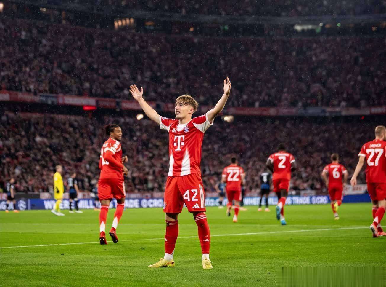 九游官网 -阿贾克斯发布备战花絮，今夜单刀错失，欧冠任务艰巨，控场能力受关注的简单介绍